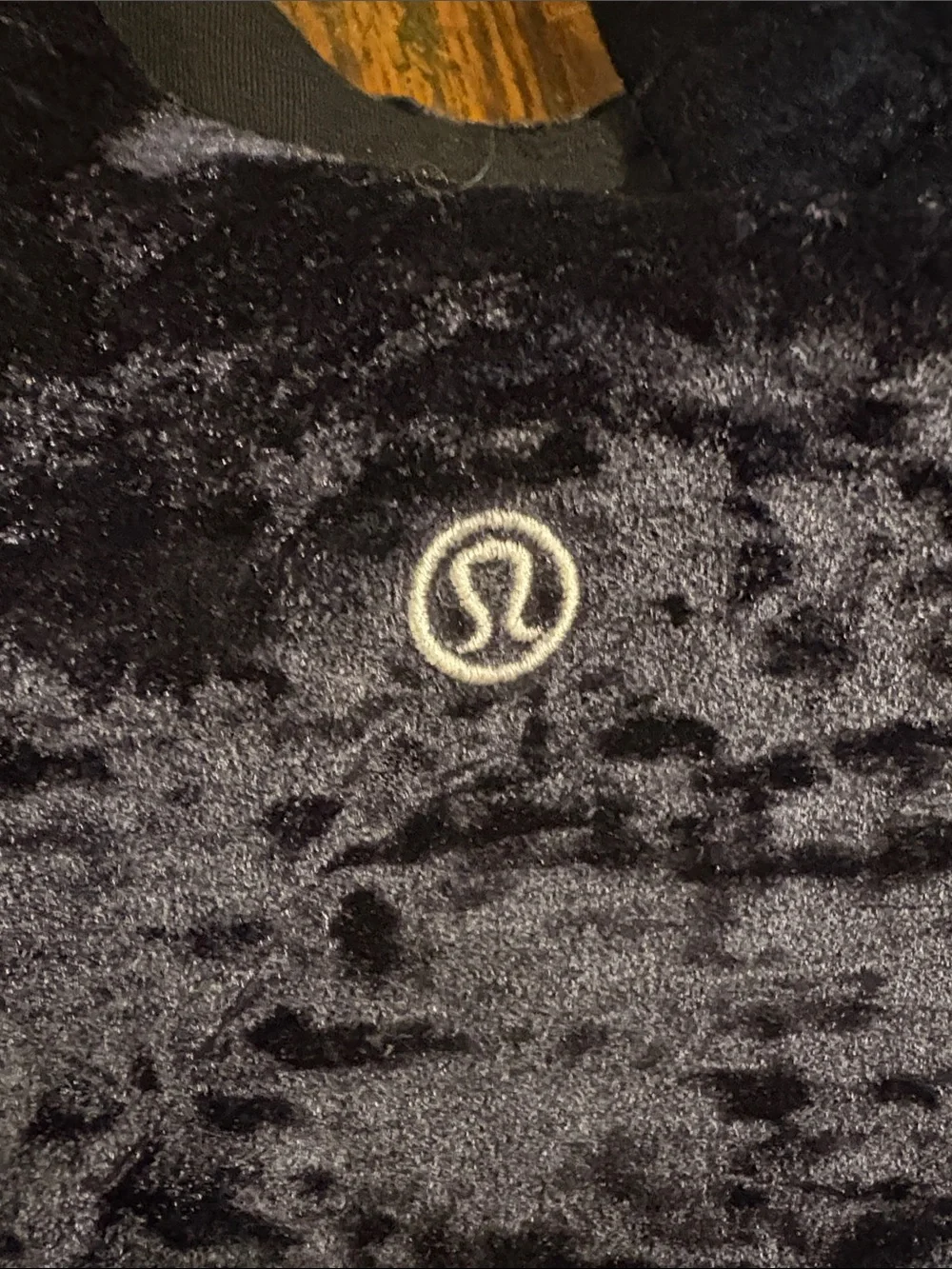 🎉Like New! Lululemon athletica Black Velvet Crop Tank with Pads!